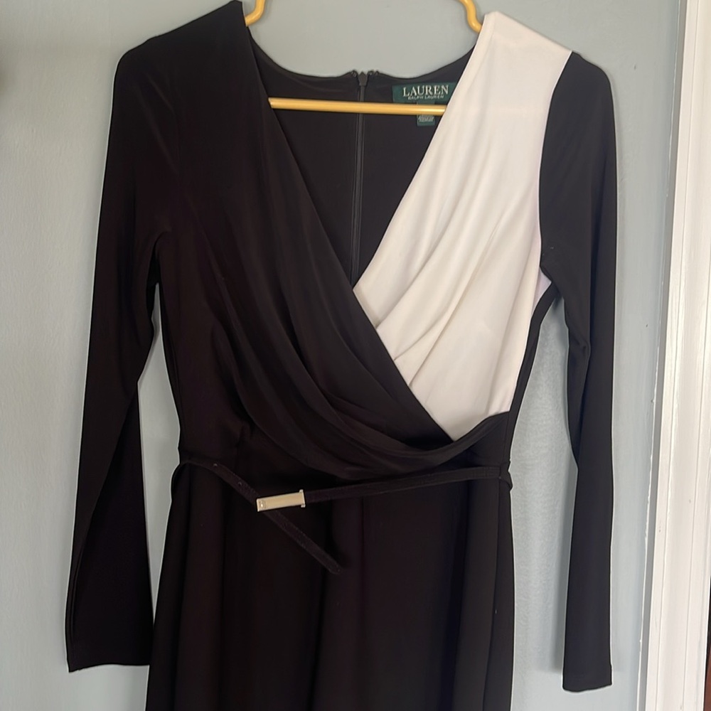 Great dress for upscale events.  Perfect for New Year’s or Christmas parties